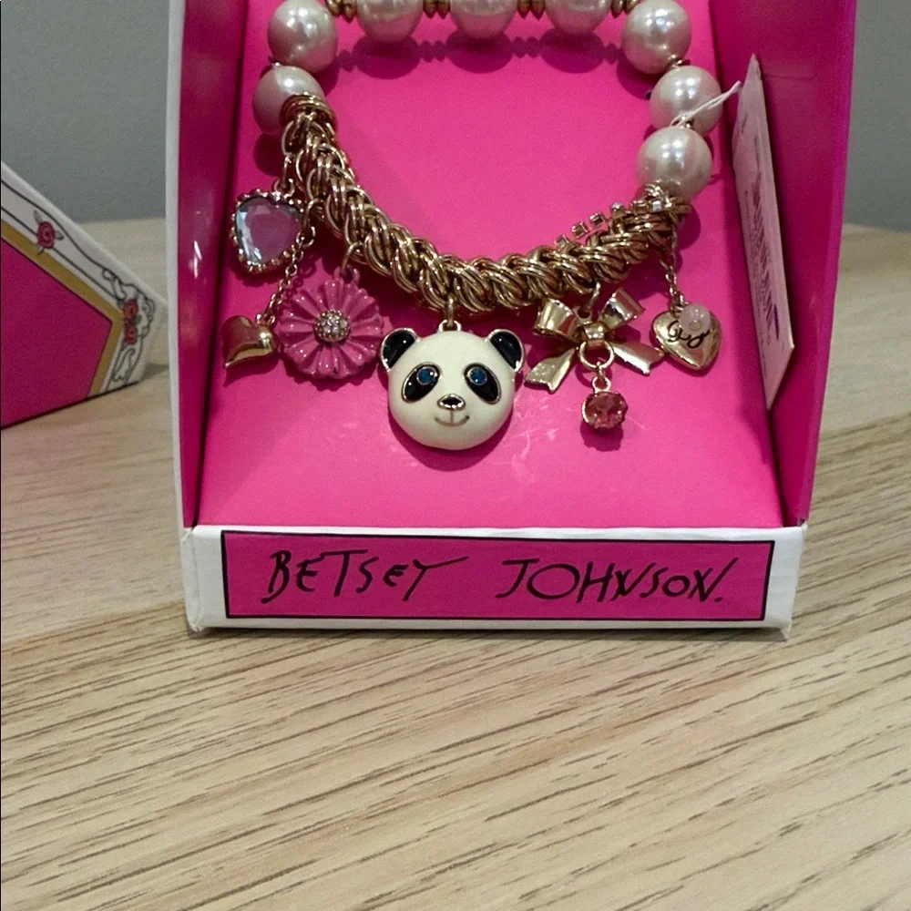Betsey Johnson Panda Pearl Charm Bracelet/ New with tag - Picture 2 of 9